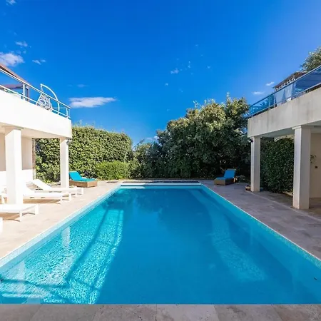 Capuccino, Piscine, Jacuzzi Et Vue *