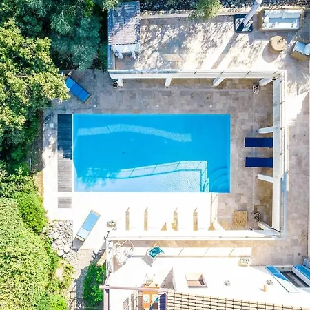 Capuccino, Piscine, Jacuzzi Et Vue * Calvi (Corsica)