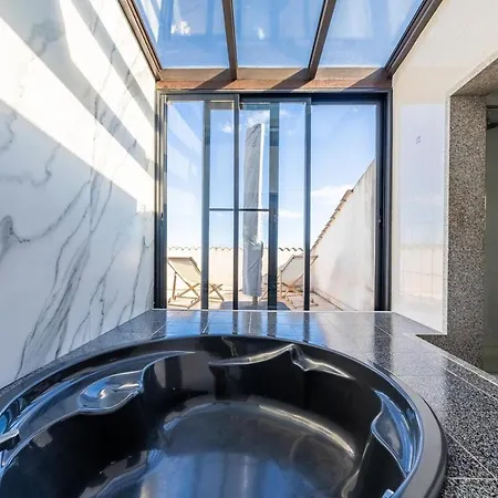 Capuccino, Piscine, Jacuzzi Et Vue Villa Calvi (Corsica)