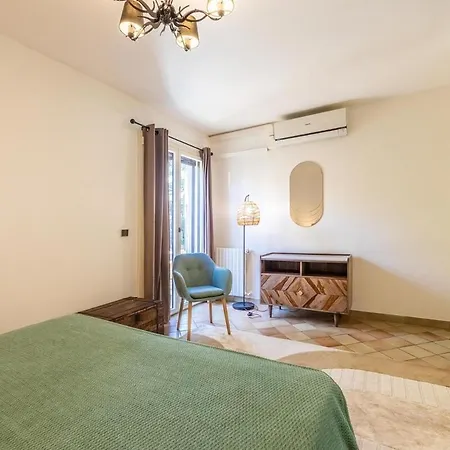 Capuccino, Piscine, Jacuzzi Et Vue Villa Calvi (Corsica)