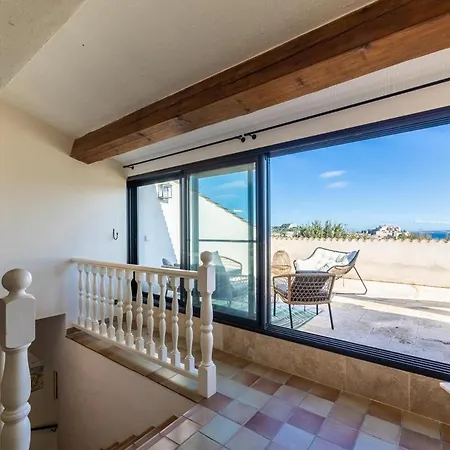 Capuccino, Piscine, Jacuzzi Et Vue Calvi (Corsica)
